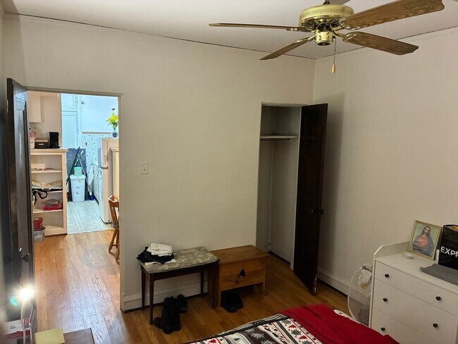 Foto del edificio - 5443 N Campbell Ave