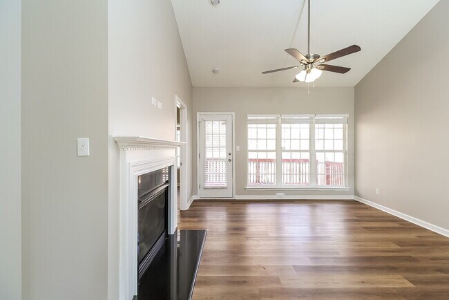 Foto del edificio - 197 Everett Park Dr