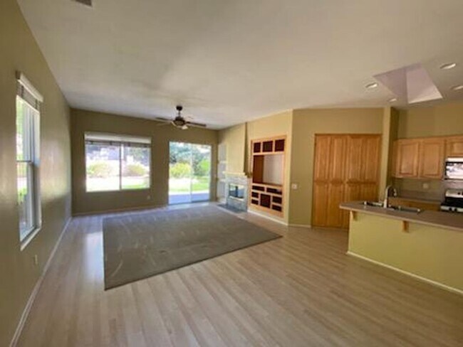 Foto del edificio - Beautiful Single Level Home in Paseo del Sol with 3 Bedrooms and Office/Den