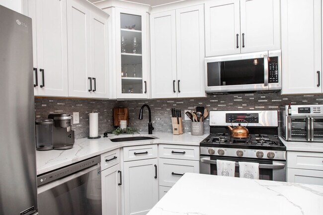 Foto del edificio - 2702 Lindsley Rd