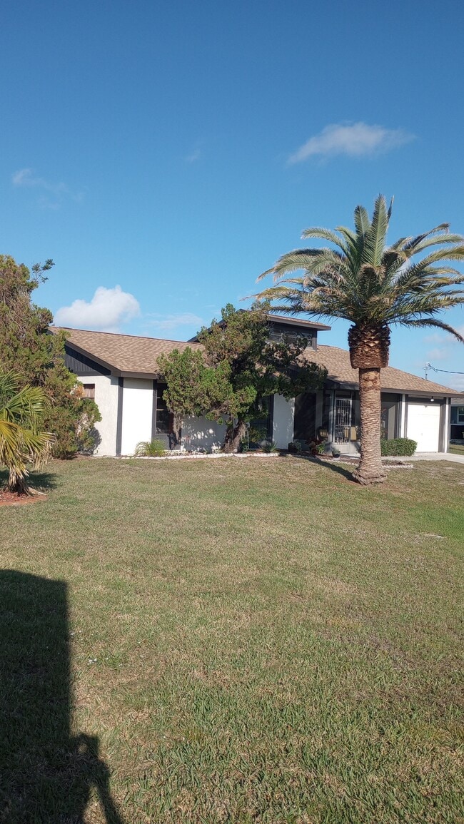 3/2/1 on golf course - 20 Pebble Beach Rd