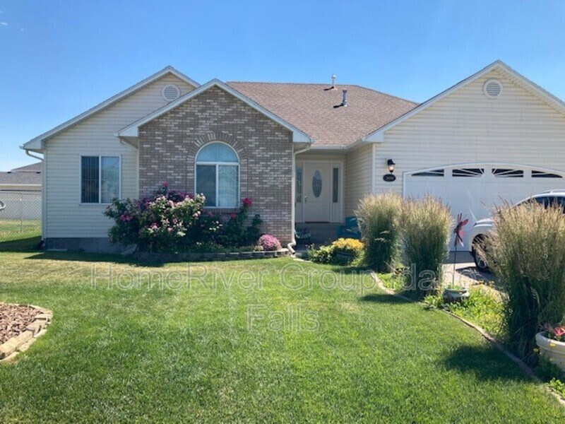 3030 Devonwood Dr, Ammon, ID 83406 House Rental in Ammon, ID