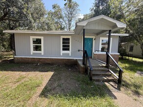 Building Photo - 1401 Daytona Dr