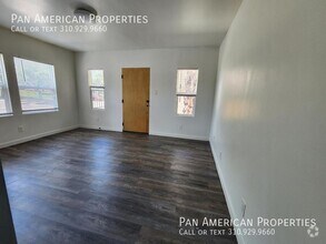 Building Photo - 528 Golden Ave