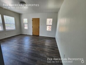 Building Photo - 528 Golden Ave