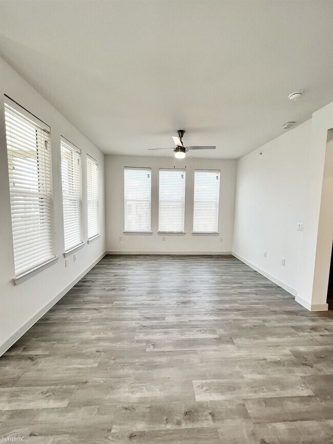 Foto del edificio - 2 br, 2 bath Condo - 3229 S Interstate 35 ...