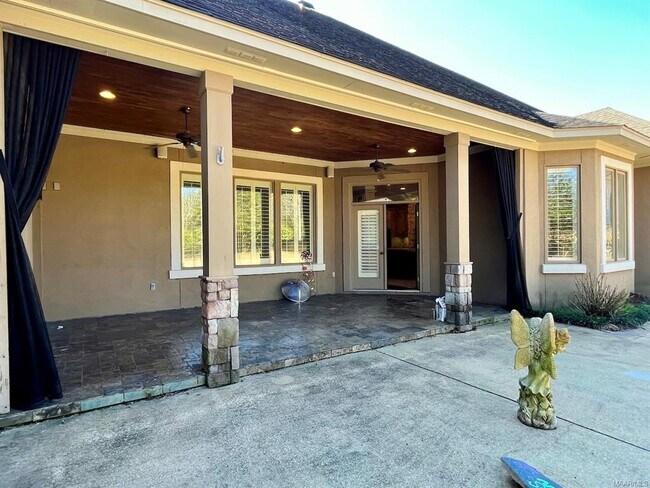 Building Photo - 6267 Henley Way