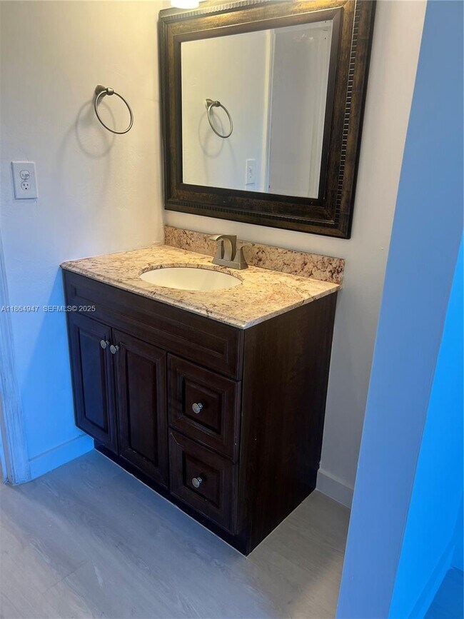 Foto del edificio - 3621 NW 95th Terrace