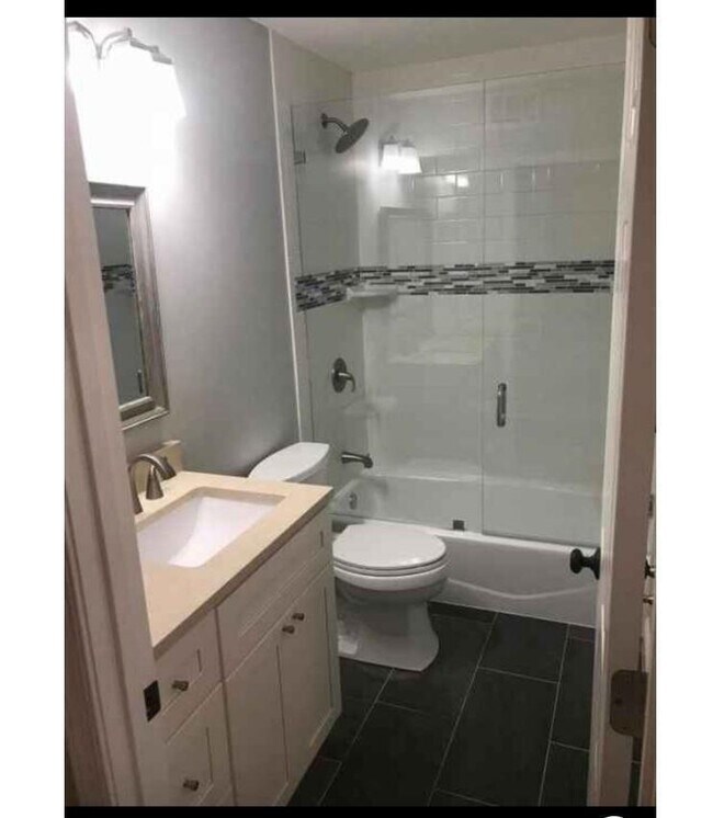 Foto del edificio - 285 Cypress Point Dr