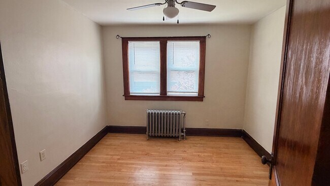 Foto del edificio - 3858 E Edgerton Ave