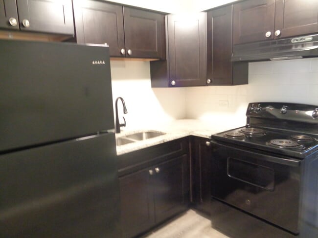 Foto del edificio - 1340 N Main St