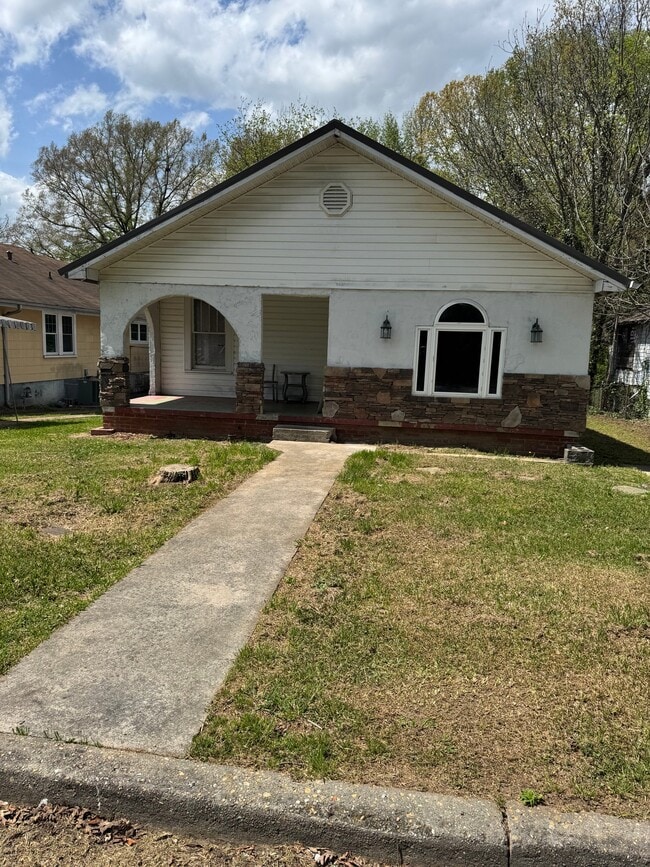 Building Photo - 2508 Gurnee Ave