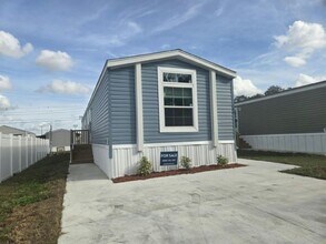 Building Photo - 7267 Greenbrier Village Rd