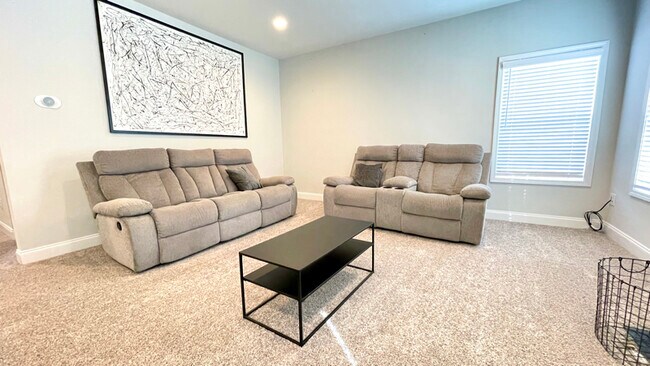 Building Photo - 3778 Glencourse Wy