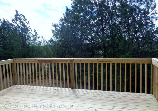 Foto del edificio - 4 br, 3 bath House - 4422 Buttercup Lane