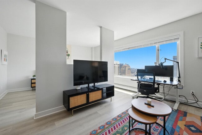 Building Photo - 899 Pine St