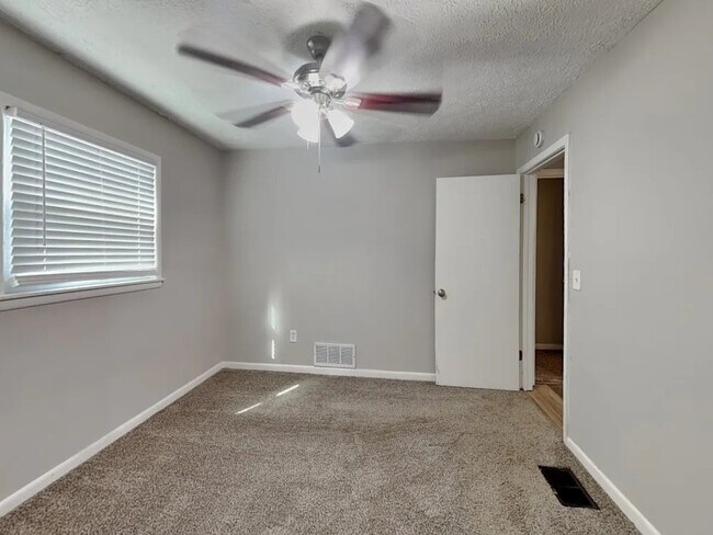 Foto del edificio - 4174 Renfrew Ct SW