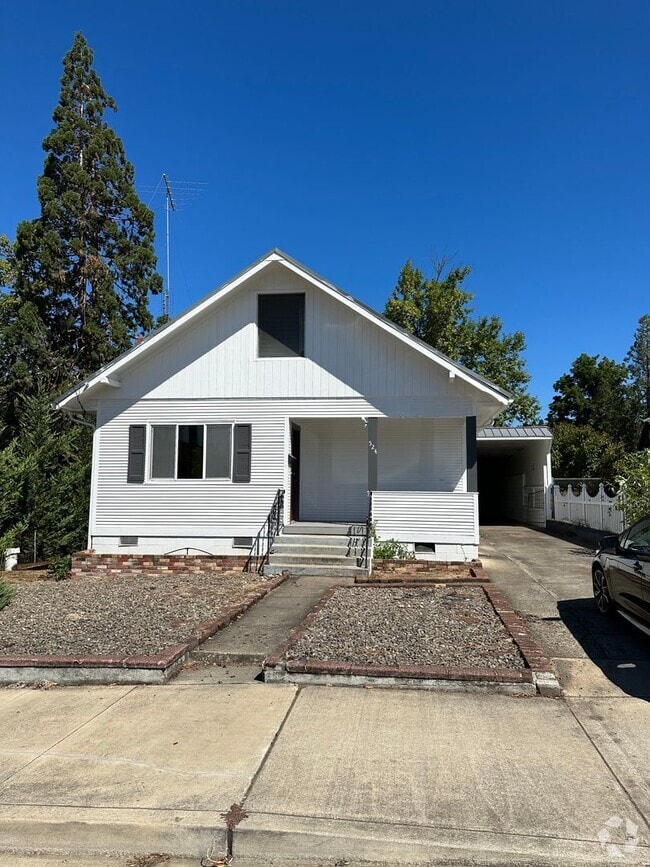 Building Photo - 524 SE Douglas Ave