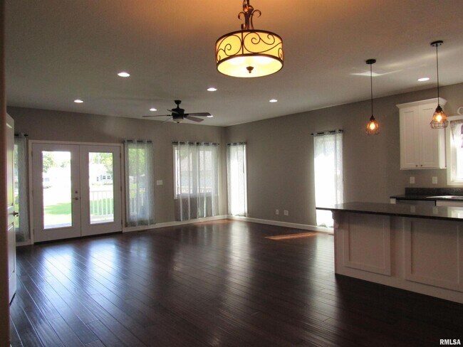 Foto del edificio - 405 E Palace Row