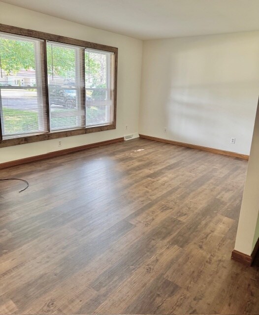 Foto del edificio - 303 Jacobson Dr