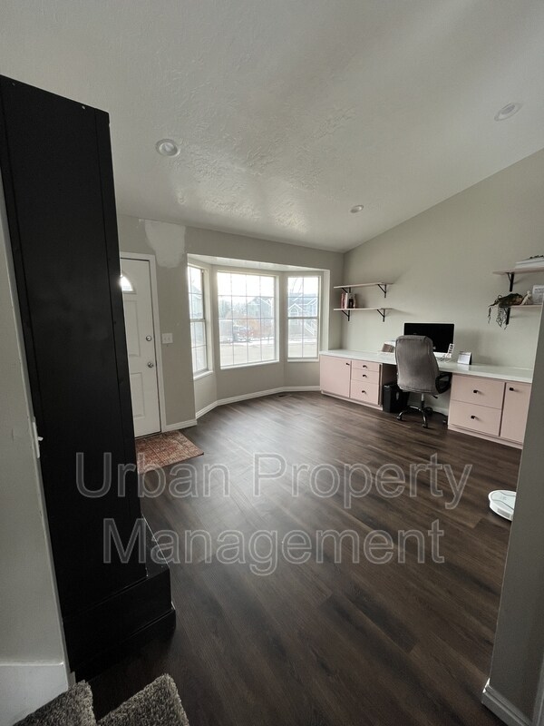 Foto del edificio - 734 W 2220 N