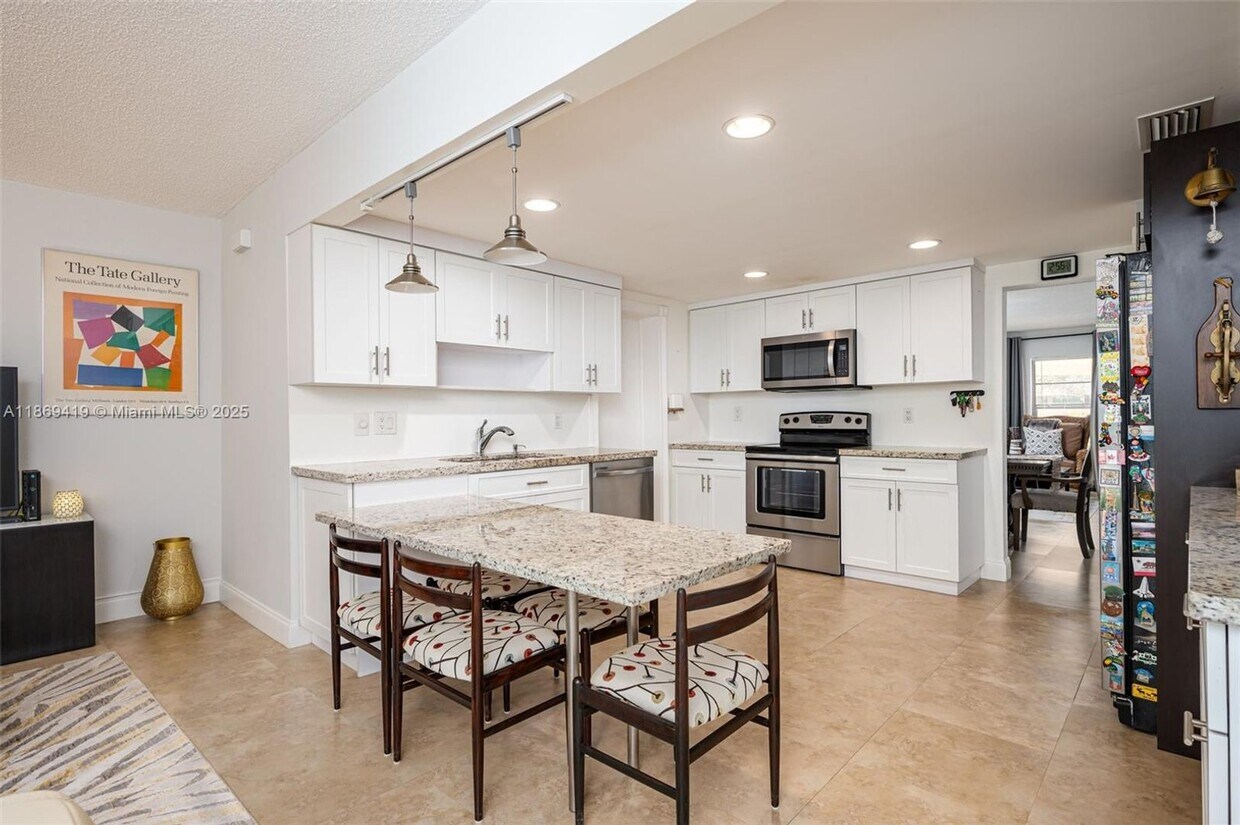 Foto principal - 3133 Coral Hills Dr