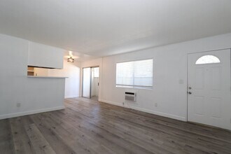 Building Photo - 460 Vista Ave