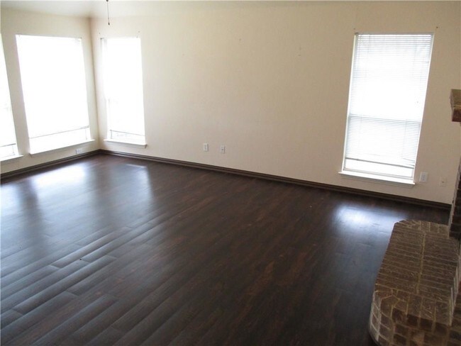 Building Photo - 2818 Brookway Dr