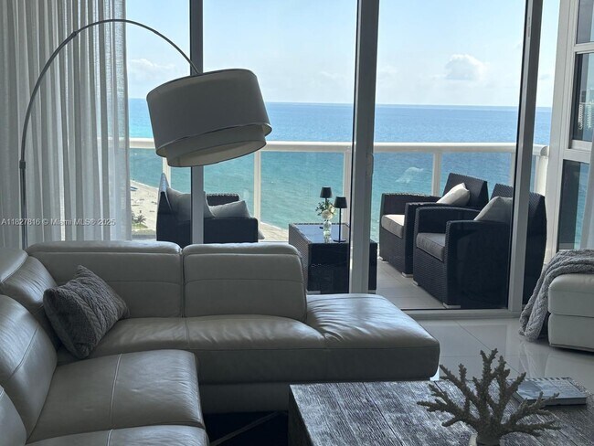 Foto del edificio - 18201 Collins Ave