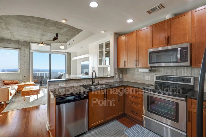 Photo - 855 Peachtree St NE