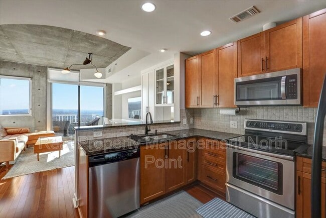 Photo - 855 Peachtree St NE House