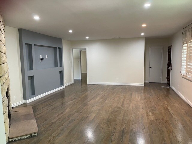 Building Photo - 5301 Bluebell Ave