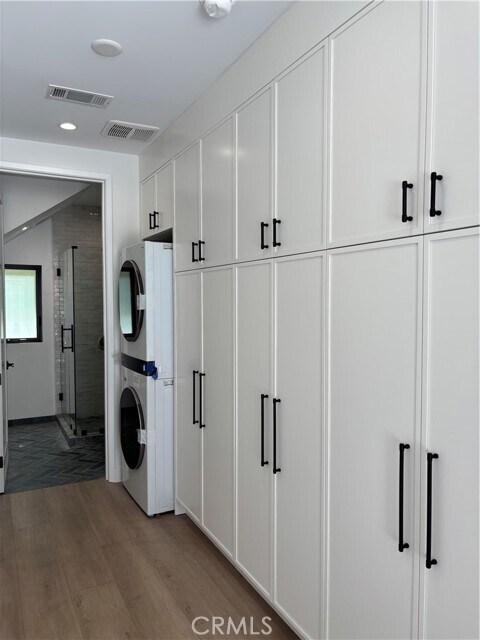 Building Photo - 4832 La Canada Blvd