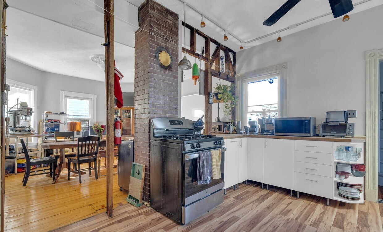 Foto principal - 5 Sachem St