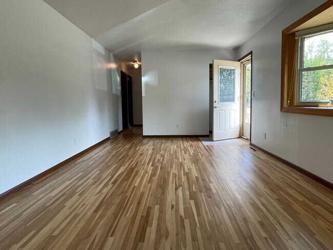 Building Photo - Single Family Home, Re Finished Hardwood F...