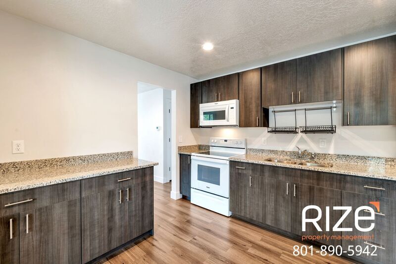Primary Photo - 178 S Orchard Dr