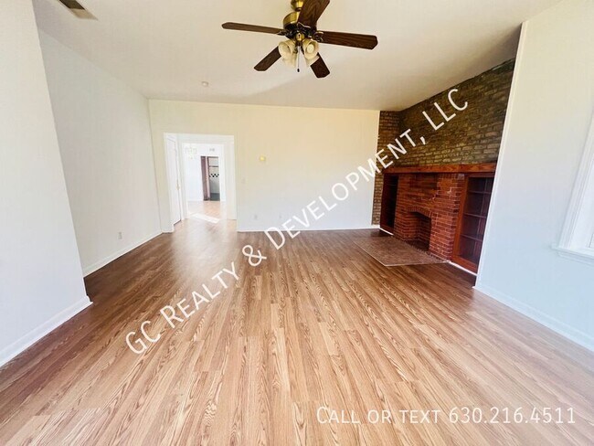 Foto del edificio - 6124 S Whipple St