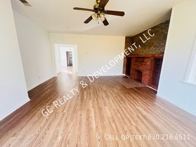 Foto del edificio - ***CHICAGO LAWN NEIGHBOORHOOD / 2 BDRM - 1...