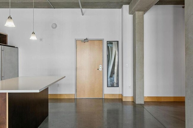 Foto del edificio - 345 N 6th Ave