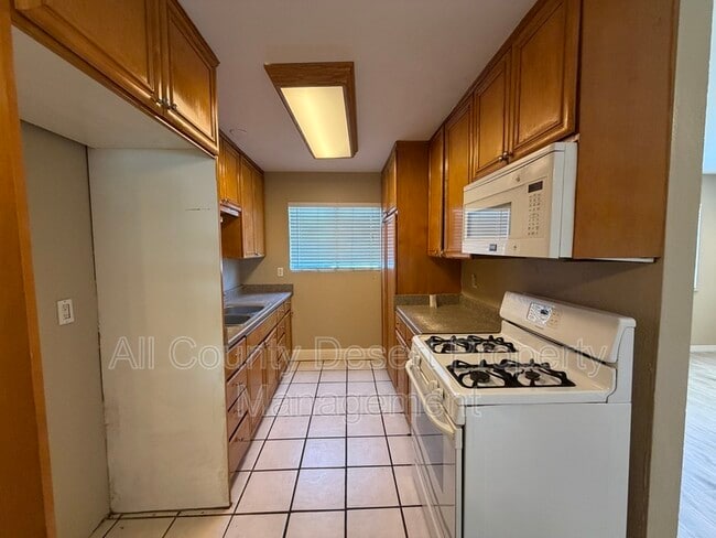 Foto del edificio - 43714 Aztec St