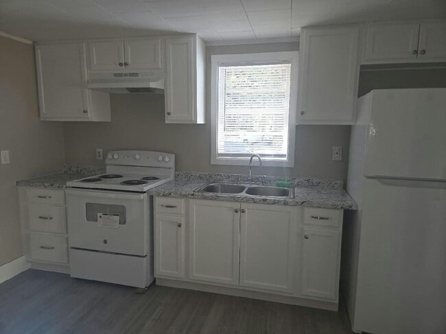 Building Photo - 774 Kernodle Ln