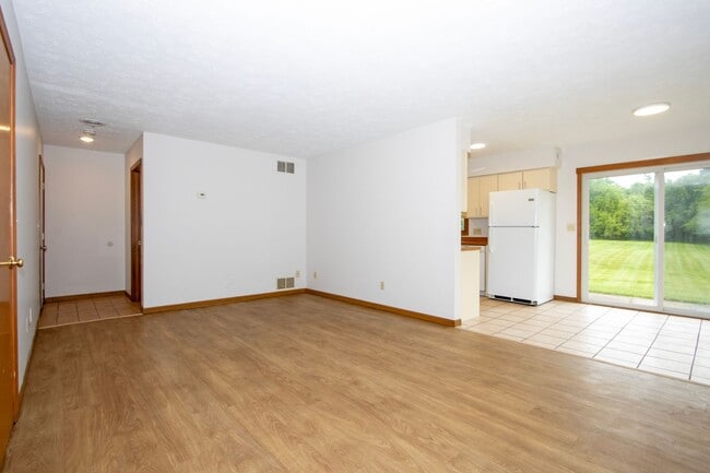 Building Photo - Three Bedroom Duplex