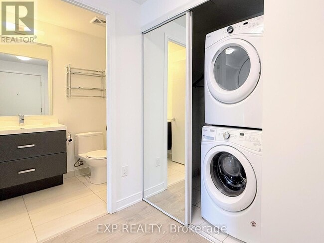 Photo du bâtiment - 50 Wellesley St E