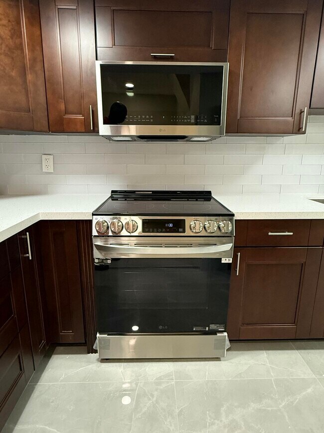 Building Photo - 2336 NW 35th St