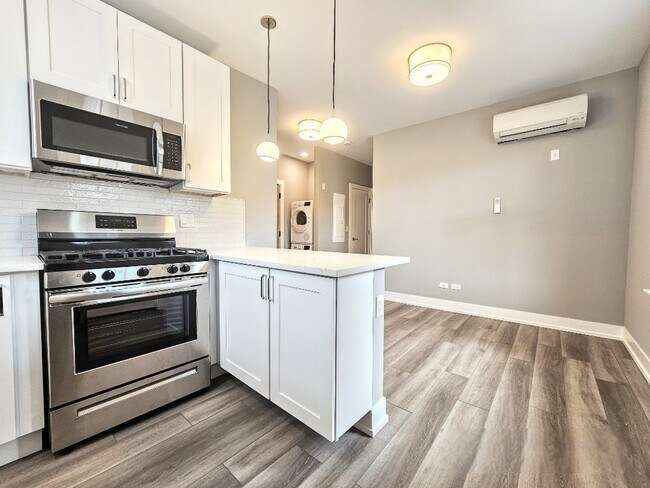 Foto del edificio - 3937 N Janssen Ave