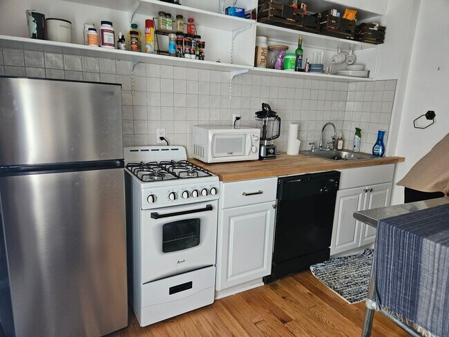 Foto del edificio - 312 E Genesee St