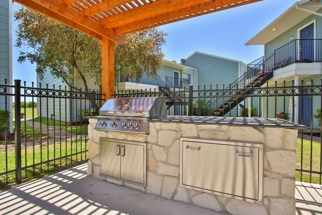 Foto del edificio - 5601 FM 517 Rd E Unit 410