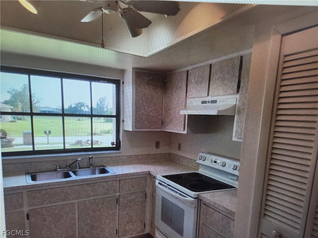 Building Photo - 609 SE 8th St