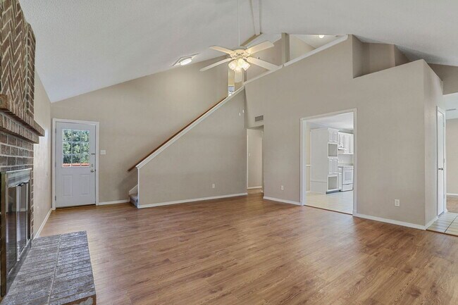 Building Photo - 4010 David Dr