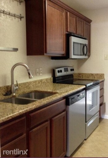 Foto del edificio - 5115 Cedar Springs Rd